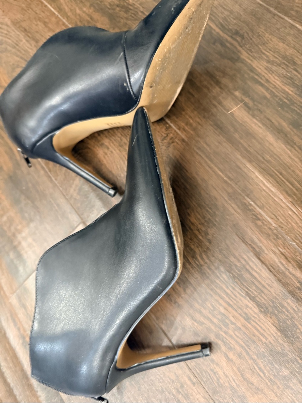 New York & Company Black Pointed V-Cut Ankle Boots - Picture 4 of 6